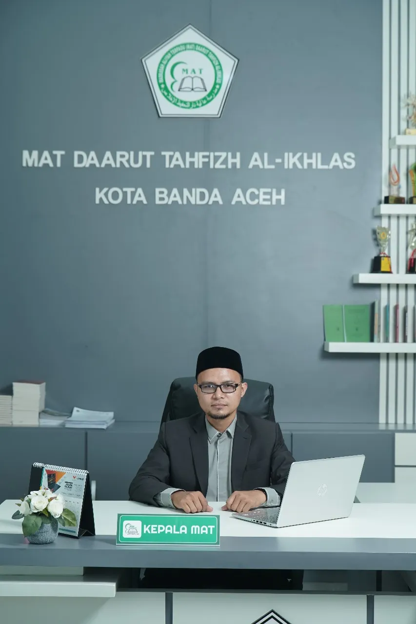 Alfin Nur, Lc., M. Ag.,Gr
